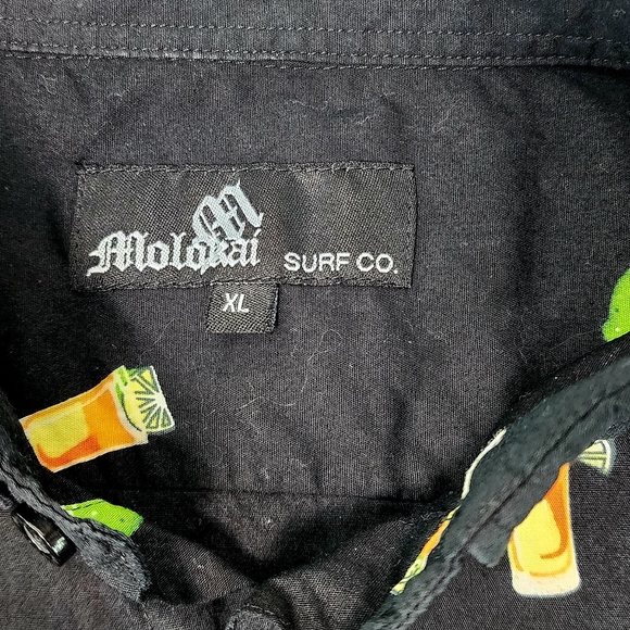 Molokai Surf Co Hawaiian drink & lime button-down relaxed fit shirt - Picture 6 of 9